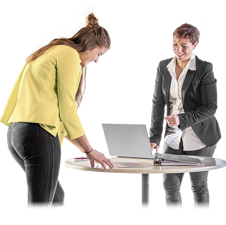 Gila Aberle berät ihre Kundin